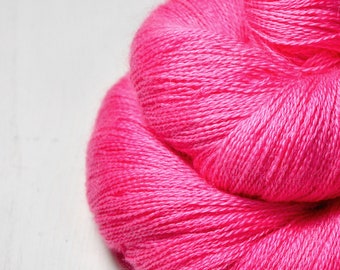 Poisoned bubble gum - Baby Alpaca / Silk Lace Yarn - Hand Dyed Yarn - Wolle handgefärbt - DyeForYarn