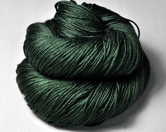Lost in the coniferous forest - Merino / Silk Fingering Yarn Superwash - Hand Dyed Yarn - Wolle handgefärbt - DyeForYarn