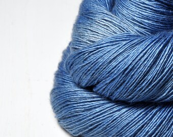 Clouded sky - Merino / Silk / Yak Fingering Yarn - MerSiYak - Hand Dyed Yarn - Wolle handgefärbt - DyeForYarn