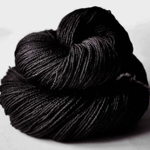 Black hole - Merino / Silk Fingering Yarn Superwash - Hand Dyed Yarn - Wolle handgefärbt - DyeForYarn