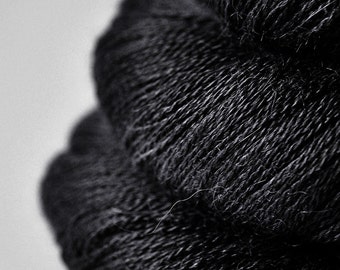 Black hole - Baby Alpaca / Silk Lace Yarn - Hand Dyed Yarn - Wolle handgefärbt - DyeForYarn