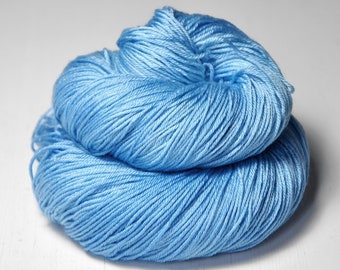 Blue ice OOAK - Merino / Silk Fingering Yarn Superwash - Hand Dyed Yarn - handgefärbte Wolle  - Garn handgefärbt - DyeForYarn