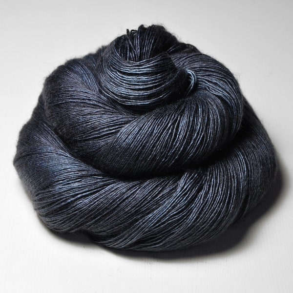 Mer grise orageuse - Mérinos / Soie / Yak Lace Yarn - MerSiYak - Fil teint à la main - Wolle handgefärbt - DyeForYarn