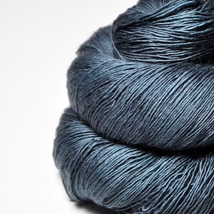 Cold iron - Pure Merino Lace Yarn - Hand Dyed Yarn - Wolle handgefärbt - DyeForYarn