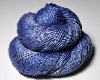 Cornflower coming to dust - Merino / Silk / Yak Lace Yarn - MerSiYak - Hand Dyed Yarn - Wolle handgefärbt - DyeForYarn