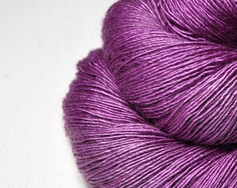 Ageing B movie star - Merino / Silk / Yak Fingering Yarn - MerSiYak - Hand Dyed Yarn - Wolle handgefärbt - DyeForYarn