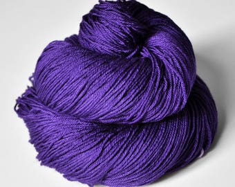 Memory of a fearsome tale - Merino / Silk Fingering Yarn Superwash - Hand Dyed Yarn - Wolle handgefärbt - DyeForYarn