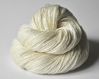 Ghost - natural undyed Merino / Silk Fingering Yarn Superwash - Wolle ungefärbt - DyeForYarn