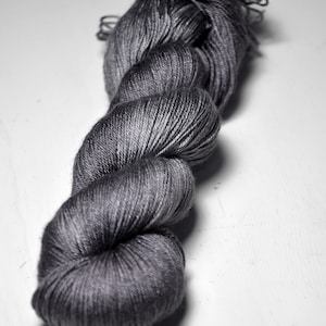 Gray which must not be named 2 Merino / Silk Fingering Yarn Superwash LSOH Hand Dyed Yarn handgefärbte Wolle DyeForYarn image 3