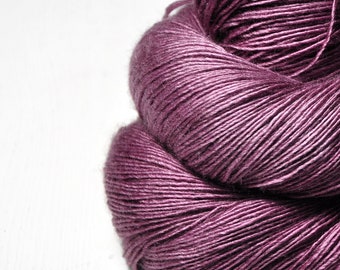 Old puppet - Merino / Silk / Yak Fingering Yarn - MerSiYak - Hand Dyed Yarn - Wolle handgefärbt - DyeForYarn