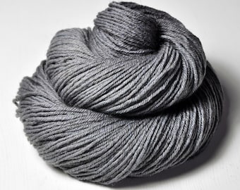 Charcoal ashes - Merino/Manx Fingering Yarn - Hand Dyed Yarn - Wolle handgefärbt - DyeForYarn