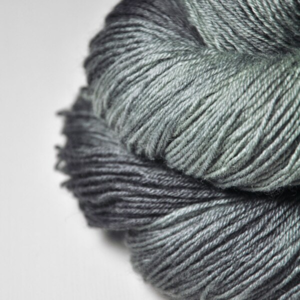 Weathered rock - BFL Sock Yarn Superwash - LSOH