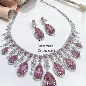 Försilvrad halsband med amerikansk diamant, smaragdgrön rubin, rosa blå, premiumkvalitet och örhängen