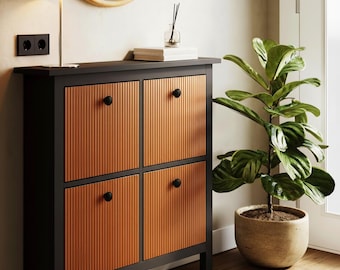 Hemnes-make-overset IKEA | Aangepaste HDF decoratieve deuroverlays | Modern paneel- en strookontwerp | Stijlvolle deur-make-overset