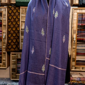 Hand-Embroidered Paisley Pattern Pure Pashmina Stole | Artisan Kashmiri Wool Wrap | Luxury Winter Stole for Women