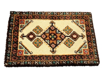 Mandala Latch Hook Rug Kit with Printed Canvas – DIY Needlework Craft 18" x 30" (45 x 75 cm)