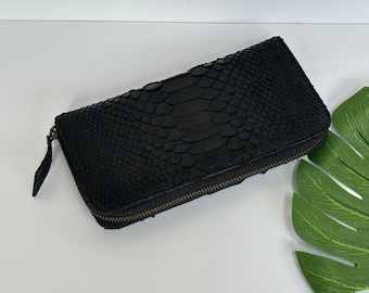 Cartera de piel de pitón negra: Clutch de piel de serpiente con cremallera