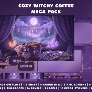 Pode incluir: Um conjunto de sobreposições de streaming digital intitulado COZY WITCHY COFFEE MEGA PACK. Apresenta gráficos em tons de roxo, incluindo uma tela de início com uma janela ao luar, uma xícara de café, cartas de tarô e vários elementos de interface.