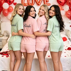 Personalized Seersucker Bridesmaid Pjs Set,Custom Bridal Party Pjs,Monogram Wedding Name Pjs ,Bachelorette Party Gift,Women Matching Pjs Set