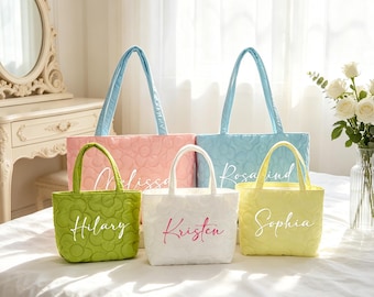 Custom Flower Quilted Tote Bag, Bridesmaid Gift Bag,Personalized Name Tote Bag For Her,Bachelorette Gifts,Wedding Party Gift,Girl Trip Gift.