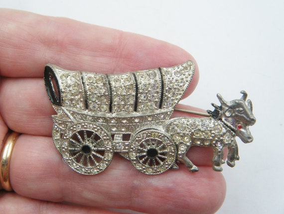 Covered wagon brooch, ox cart brooch, pot metal prairie schooner
