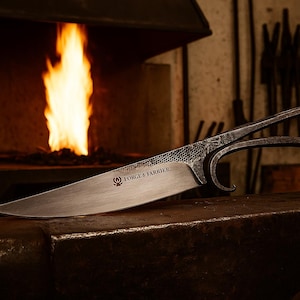 Hand-Forged Knife from Farrier Rasp – Reclaimed Steel Blade