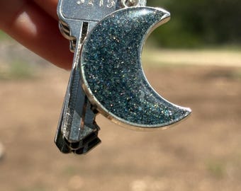Handmade Crescent Moon Keychain, Stardust Resin Celestial Bag Charm,Spring Summer Jewelry