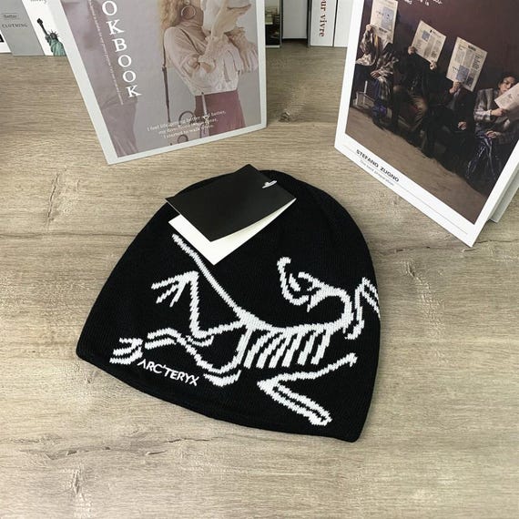 ARC’TERYX CLASSIC BEANIE navy Y2K ARC'TERYX CLASSIC BEANIE navy Y2K