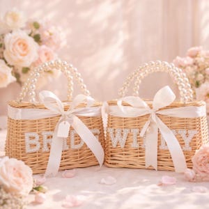 Personalized Bride Beach Bag: Pearl Handle Straw Bag, Custom Bride Bag with Name Initials, Bridal Purse