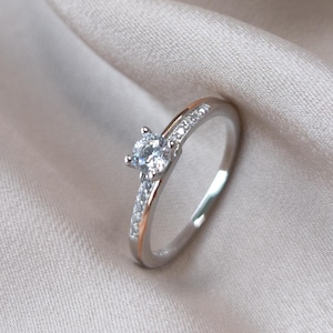 Bague délicate en zircon – Prata esterlina – Cadeau minimalista para elle