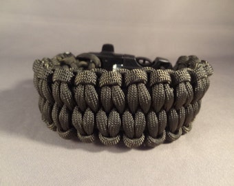 Quick Deploy Paracord Survival Bracelet with Multi-Purpose Buckle (Whistle, Striker & Fire Starter)