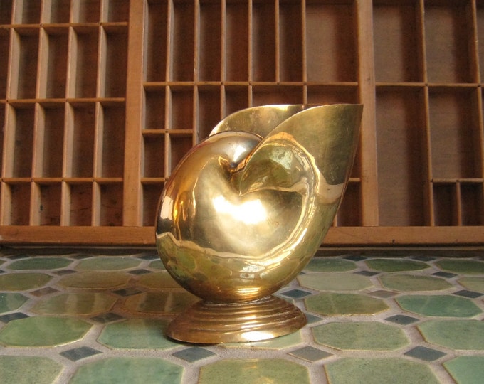 Hollywood Regency Brass Vase / Vintage Brass Shell Vase Etsy