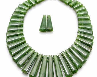 Vintage statement ketting en oorbellen van natuurlijke nefrietgroene jade.