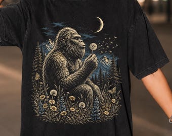 Camiseta Comfort Colors Big Foot, camiseta Dandelion Sasquatch, camiseta Mountain Wildflower, camiseta Peaceful Cryptid (regalo), camiseta para amantes de la naturaleza