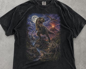 Camiseta de paleontología Comfort Colors, camiseta con escena de dinosaurios en un volcán, camiseta de T-Rex y Triceratops, camiseta de regalo de criaturas prehistóricas, camiseta para amantes de los fósiles