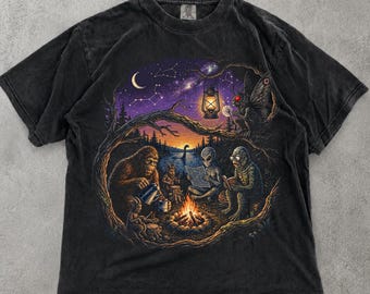 Camiseta Comfort Colors Mothman, camiseta Bigfoot Coffee Camp, camiseta Cryptid Gathering, camiseta de camping paranormal, camiseta de criatura extraña