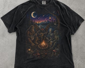 Camiseta Comfort Colors Mothman, camiseta de fogata de criaturas críptidas, camiseta musical de Bigfoot, regalo de camiseta de criatura paranormal, camiseta de camping extraña