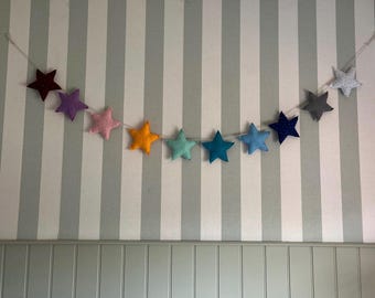 Wielokolorowa girlanda z filcu w kształcie gwiazdek: ręcznie robiony tęczowy girland do pokoju dziecięcego