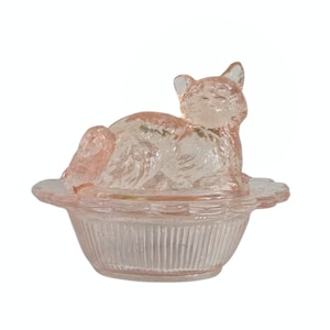 Vintage Mosser Mini Glass Cat on a Nest. the Color is a Very Light