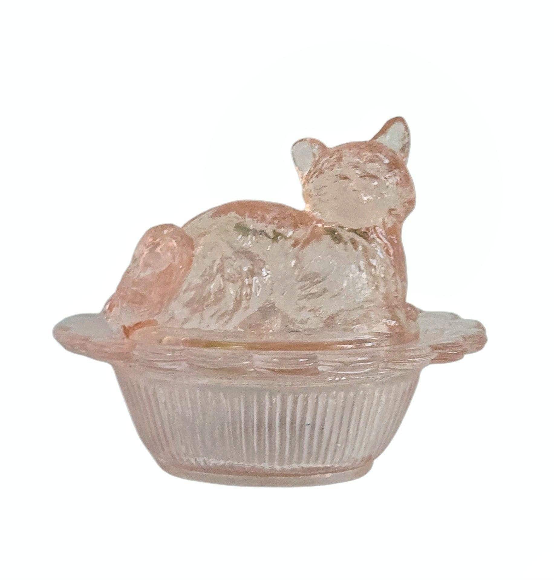 アンティーク】猫のミルクガラスキャンディディッシュ Cat on nest