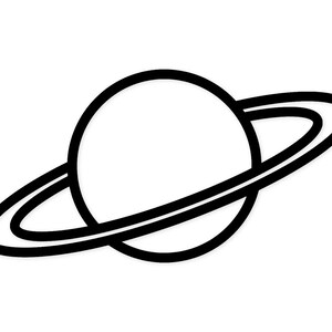 Op de afbeelding: Een zwart-wit illustratie van een planeet met ringen. De planeet is een witte cirkel en de ringen zijn twee zwarte, gebogen lijnen die de planeet omcirkelen. De achtergrond is effen wit.
