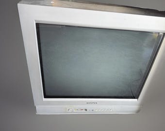Vintage 17”hitachi TV - Etsy