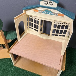 Sylvanian Families Calico Critters Country Tree School Playset W/ Grocery Market image 4