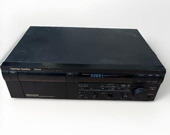 Reproductor de casetes Harman Kardon TD4600 sin control remoto, enciende y funciona.