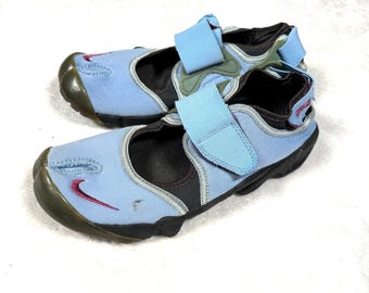 Nike Air Rift 306779-461 Sneakers Men's 10 Skyline Raspberry Red Split Toe Shoes