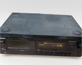 Reproductor de casetes estéreo Pioneer CT-S600 fabricado en Japón.