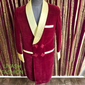Men&#39;s Yellow Satin Quilted Robe: Velvet Jacket Grooms Wear