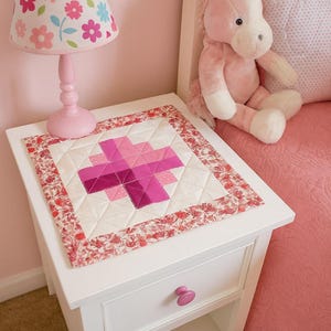 Pink Log Cabin Quilted Table Mat – 14.5" Square – Handmade Cotton Patchwork