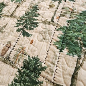 Rustic Pinecone Patchwork Table Topper • Cabin Decor • Handmade Cotton Quilt • 20" Square Bild 8