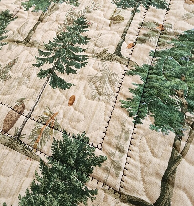 Rustic Pinecone Patchwork Table Topper • Cabin Decor • Handmade Cotton Quilt • 20" Square Bild 8